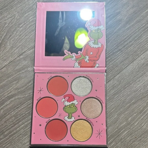 The Grinch 5 item Eyeshadow Palette Blush Highlighter Lip Oils Set Brush Set - Picture 9 of 14